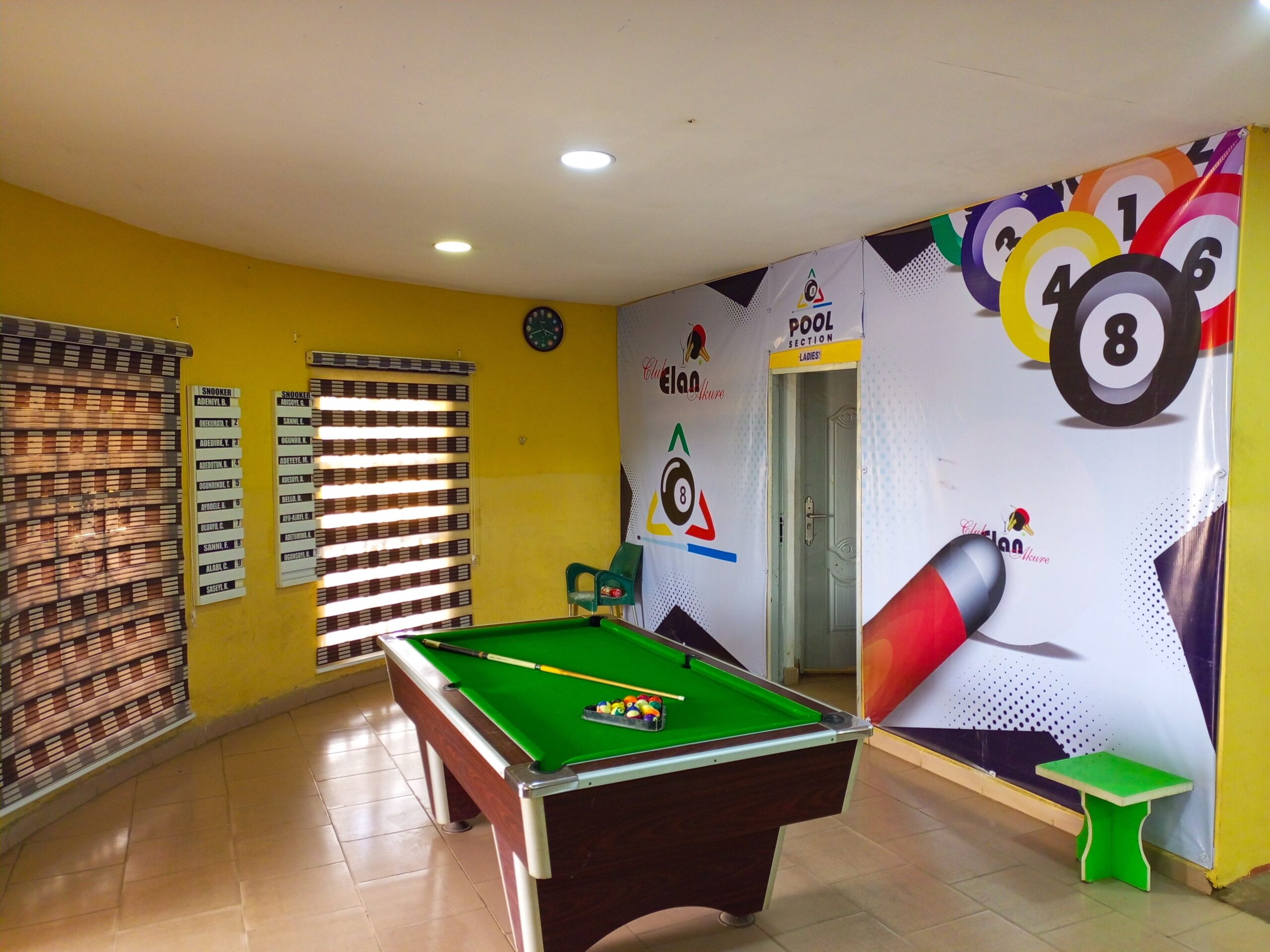 Master the Game at Club Elan’s Snooker Tables