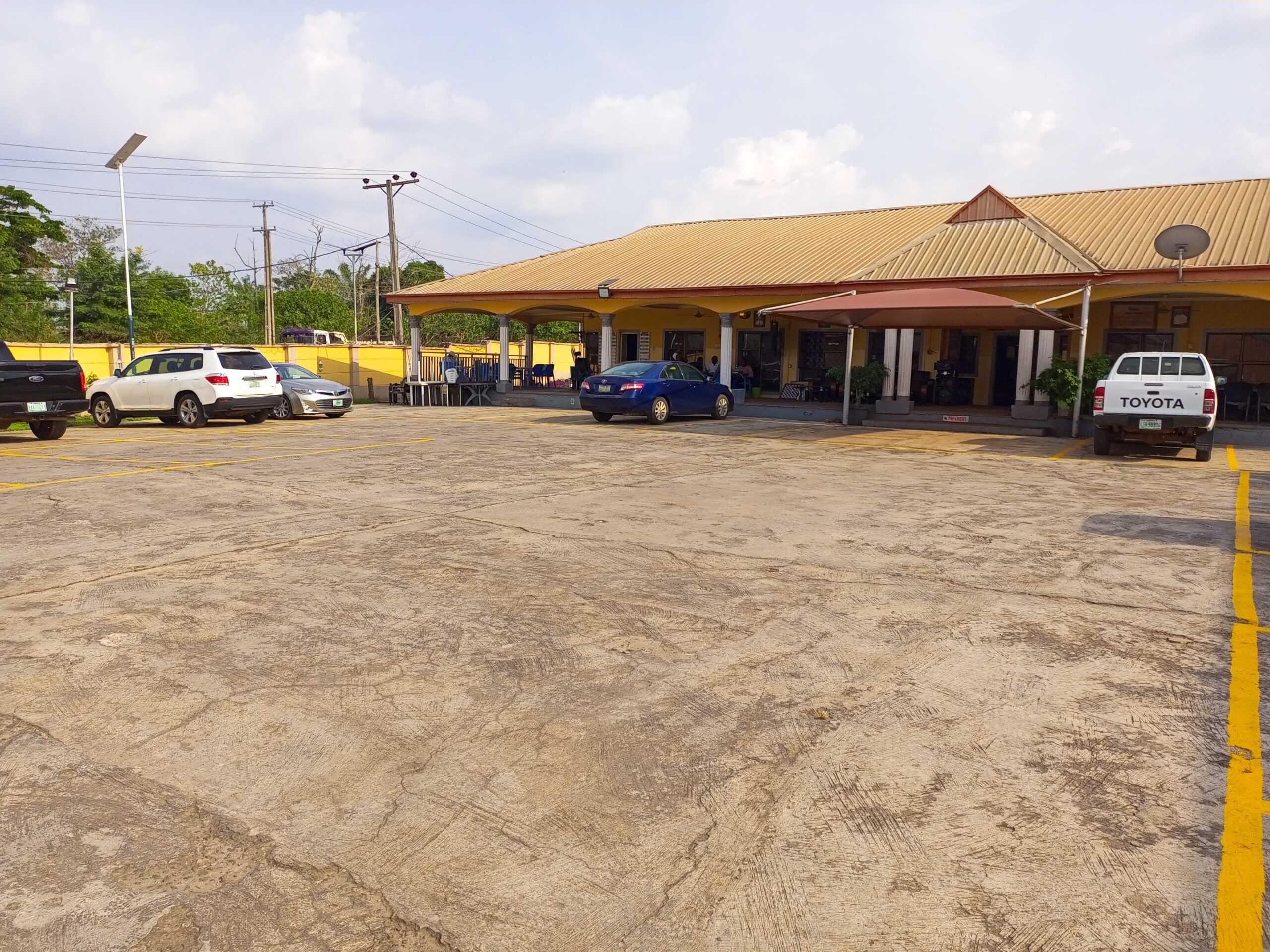 Stress-Free Arrival with Club Elan’s Parking Space